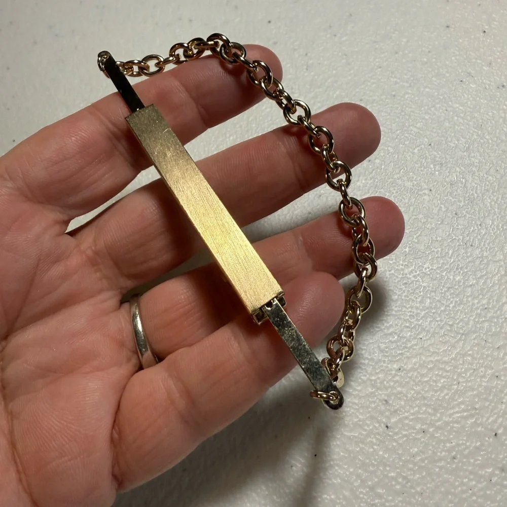 V T G Sarah Coventry tie clip, gold tone GIFT